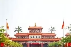 「弹幕风向变化」热度档案封面，密集弹幕铺满画面